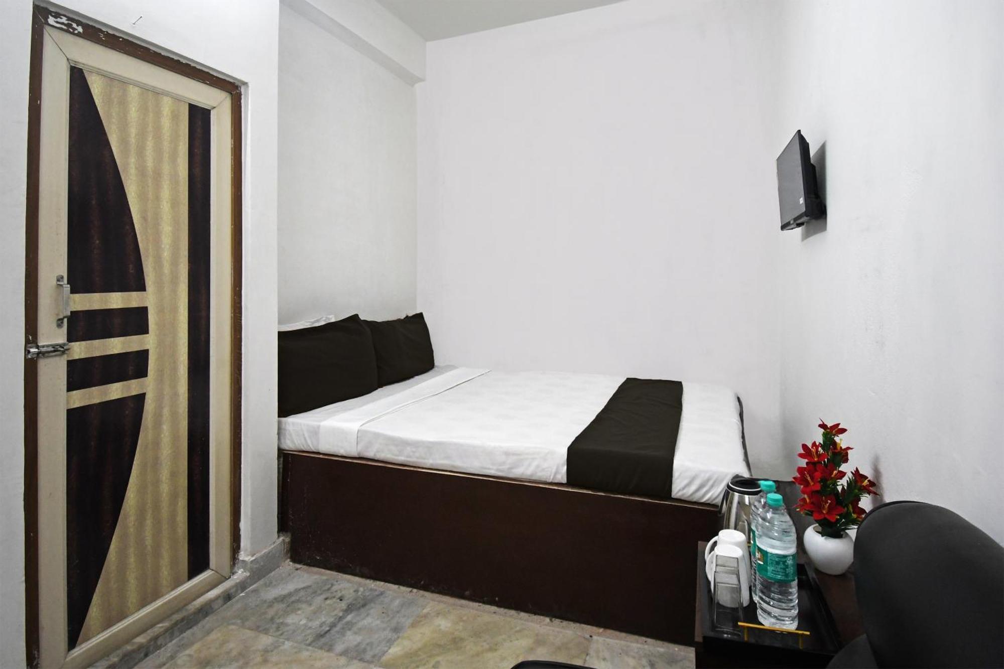 Oyo Hotel Chinar Park Calcutta Buitenkant foto